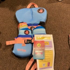 Body Glove infant life vest